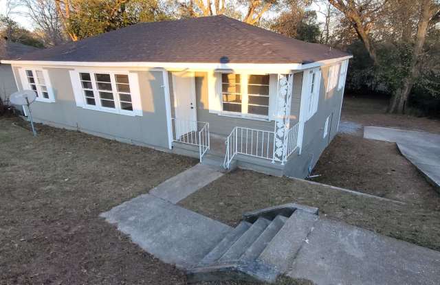 3 bedroom 1 bath