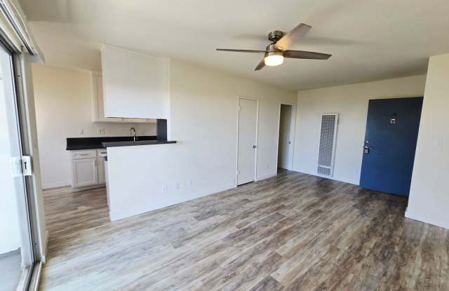 Photo of 4th St.-2928