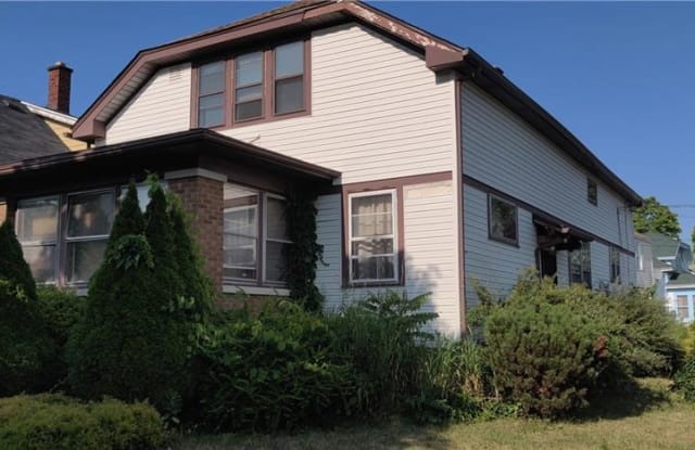 217 Comstock Avenue - 217 Comstock Avenue, Buffalo, NY 14215