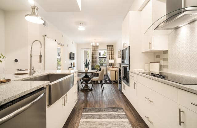 Photo of Magnolia Square