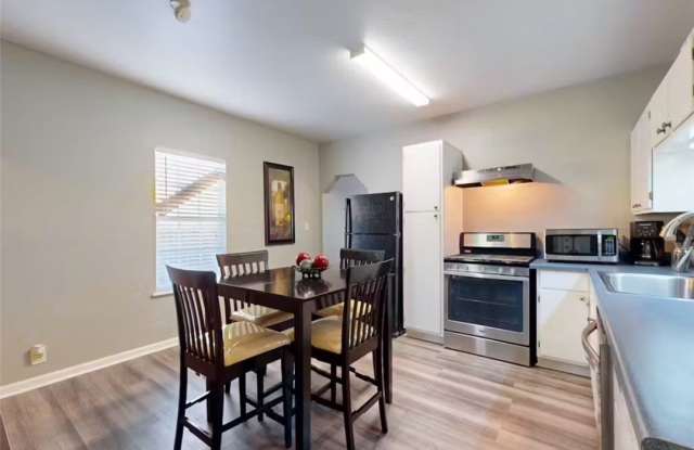 919 Elizabeth Street