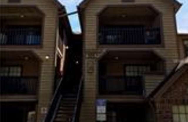375 LAKE ONTARIO CIR #301