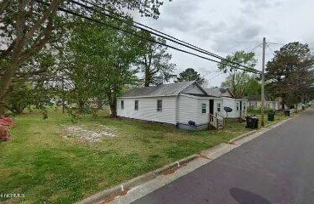 3615 S Walnut Street - 3615 South Walnut Street, Farmville, NC 27828