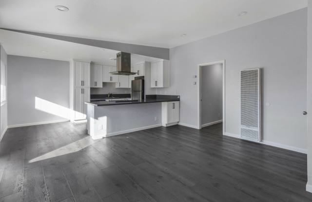 724 Central Apartments