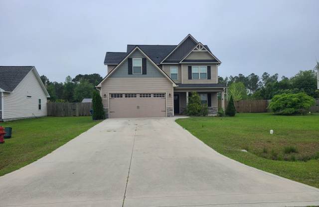 3 bedroom, 2.5 bath home located in Bridgeport Community - Sneads Ferry - 218 Breakwater Drive, Onslow County, NC 28460