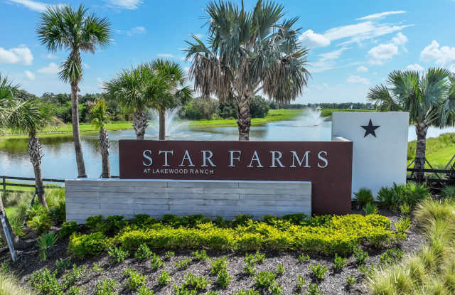 GORGEOUS CORNER TOWNHOME IN STAR FARMS- LAKEWOOD RANCH! 3 BED/2.5 BATH/1 CAR GARAGE!