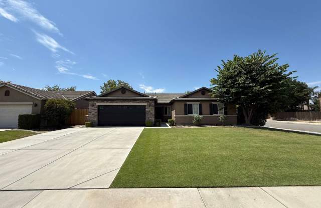 Incredible Rental In the SW! 3bd +2ba with RV parking $2,600 Rent