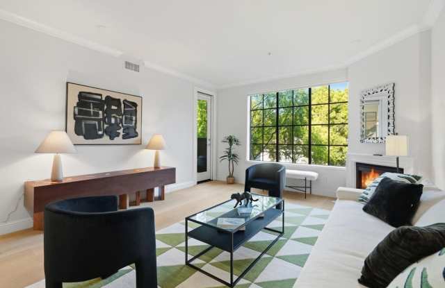 633 Elm St Apt 2099