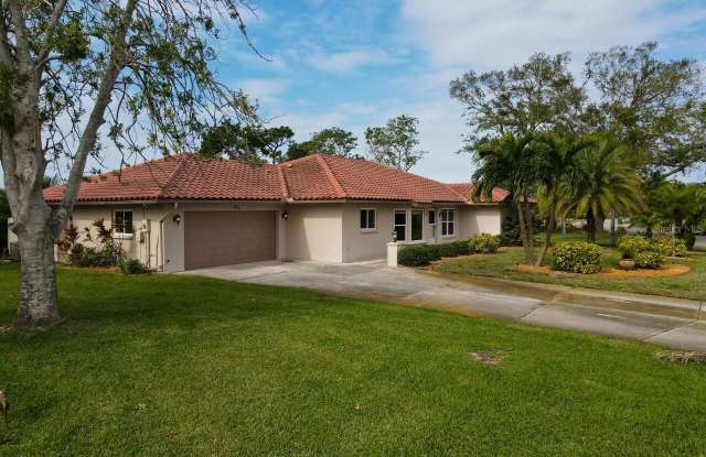 331 OAKWOOD CIRCLE