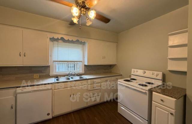 1169 S Kimbrough