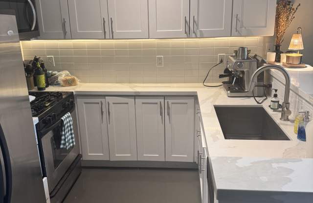 1760 North Northlake Way