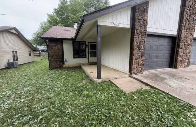 Photo of 1206 Whipporwill Ln
