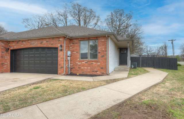 119 W Briarbrook Lane