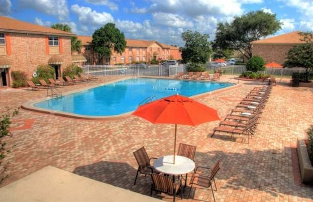 448 Banyon Tree Cir Apt 206