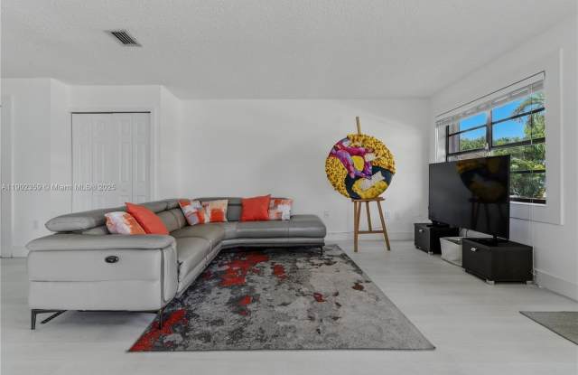 Photo of 6825 NW 169th St