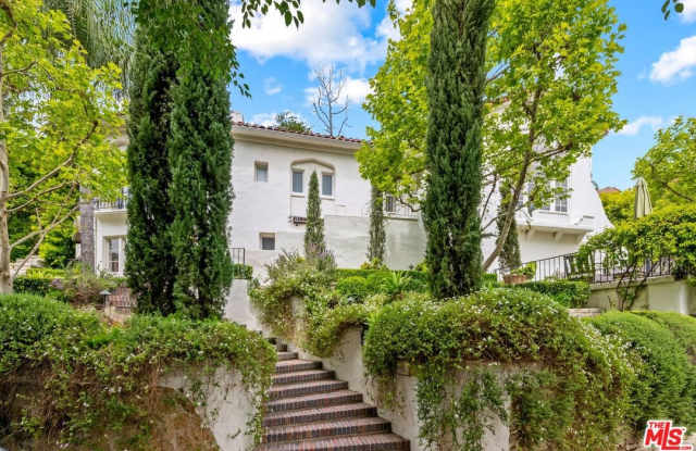 2275 La Granada Dr