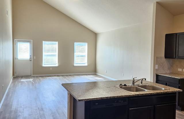 727 Luna Vista Drive