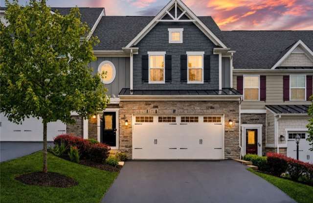 2516 Adele Ct