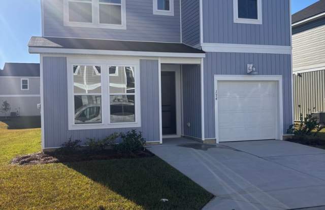 Beautiful 4BR 3 BA Home w/ Loft + Patio + View in Little River