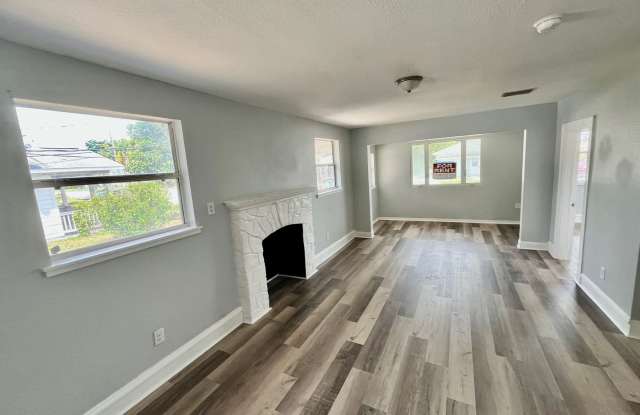 Photo of TOTALLY REMODELED Spacious 3BR/1BA Lakeland Home wtih Large Utility Shed