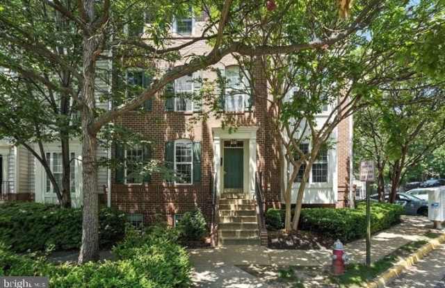 1547 NORTHERN Neck unit: 201