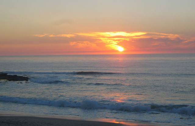 *OPEN HOUSE: 11/9 3-4PM* La Jolla Village Studio with Onsite Laundry