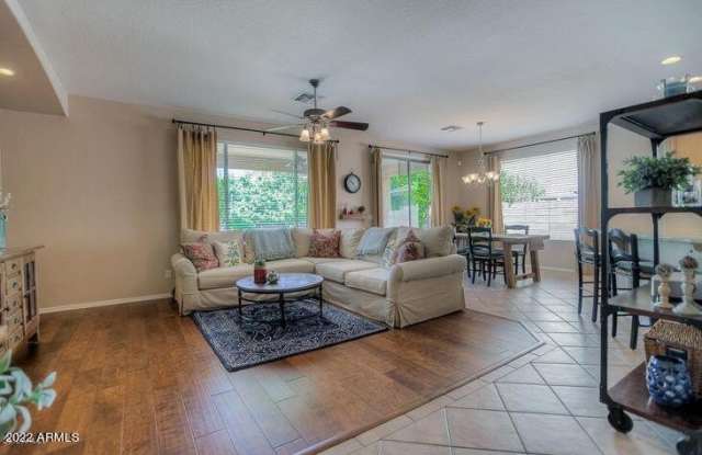 2870 S NEBRASKA Street