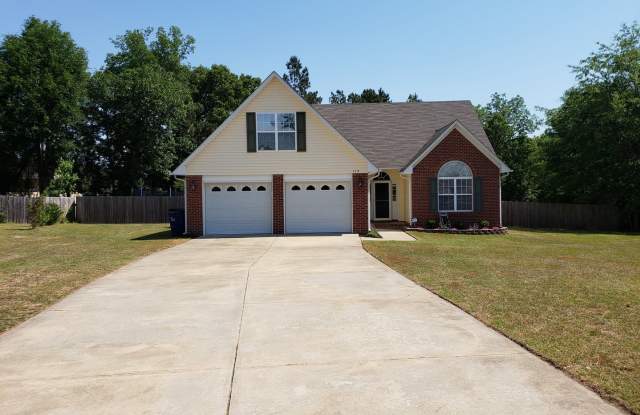 Spectacular 3 bedroom 2 bath home with a bonus room - 115 Silverberry Court, Hoke County, NC 28376