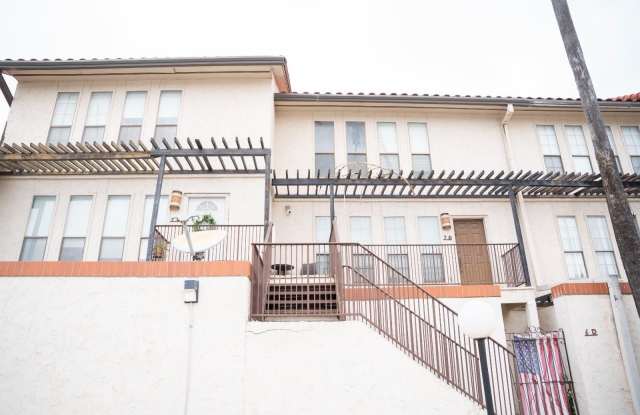 101 W Del Mar Blvd