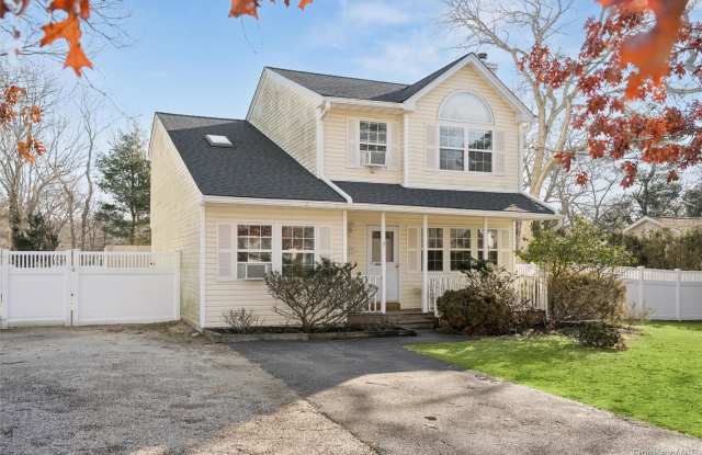 Photo of 7 Huckleberry Lane