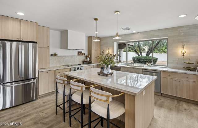 Photo of 7001 E Thunderbird Road