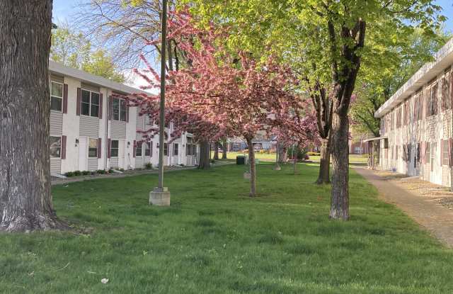 1531 American Blvd E