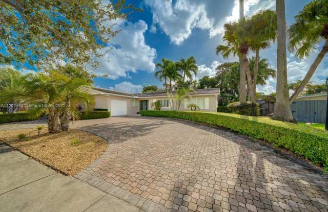 9751 Kendale Blvd - 9751 Kendale Boulevard, Kendall, FL 33176