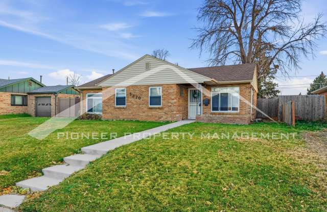 Charming Home with Washer/Dryer and 2 Car Driveway