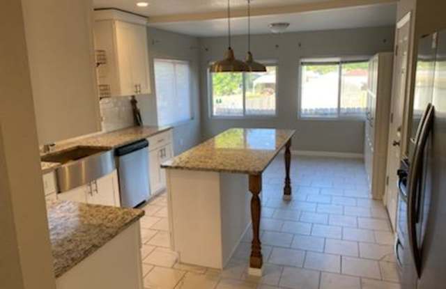 130 N Meade Ave, Unit A