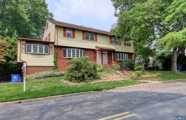 53 Franklin Street - 53 Franklin Street, Tenafly, NJ 07670