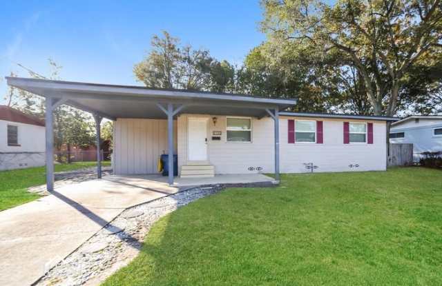 7426 Burlingame Drive South