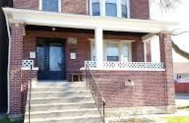 7125 S Woodlawn Ave 1 - 7125 South Woodlawn Avenue, Chicago, IL 60619