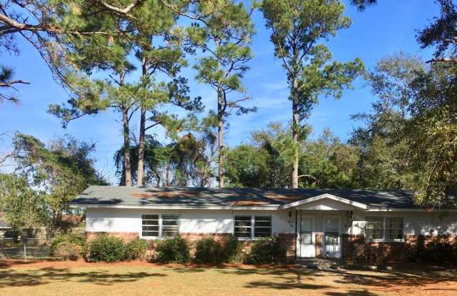 N Kerr Avenue - Duplex home - Move In Ready!!!