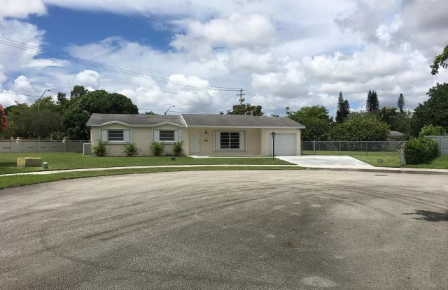 10270 SW 108th St - 10270 SW 108th St, Kendall, FL 33176