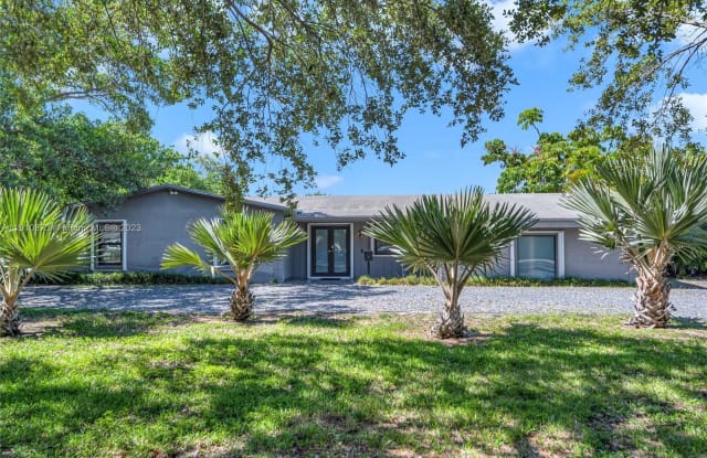 7405 SW 122nd St - 7405 Southwest 122nd Street, Pinecrest, FL 33156