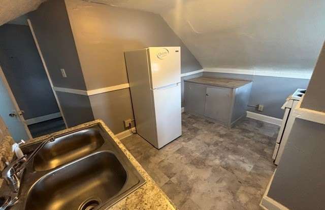 17118 Broadway Avenue unit: 5