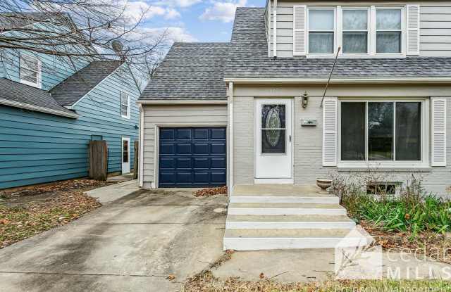 Photo of Large bi-level duplex in College Hill