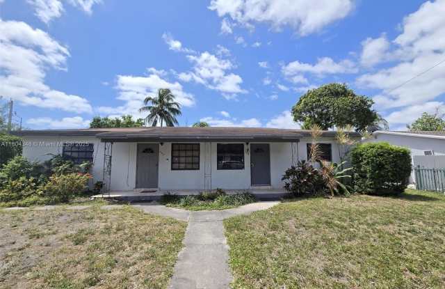 Photo of 480 NE 136th St