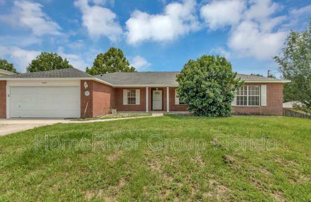 425 CHRISTOPHER DR