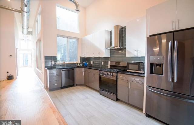 1634 RIDGE Avenue unit: D