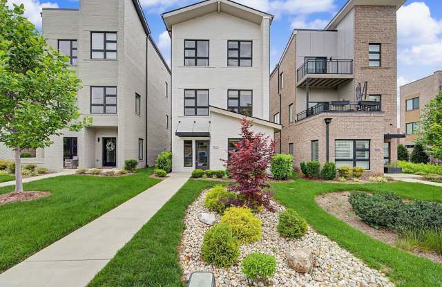 Stunning 3BR/3.5BA contemporary condo in the heart of Wedgewood-Houston!