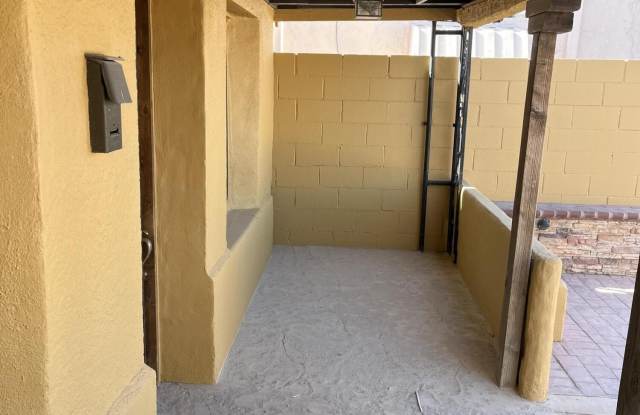 614 E Missouri Avenue