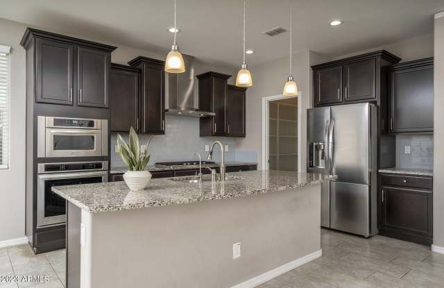 2354 W RIVERSIDE Street