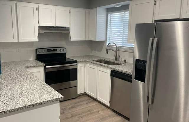 Beautifully Updated 2 Bed Townhome with Pool Access